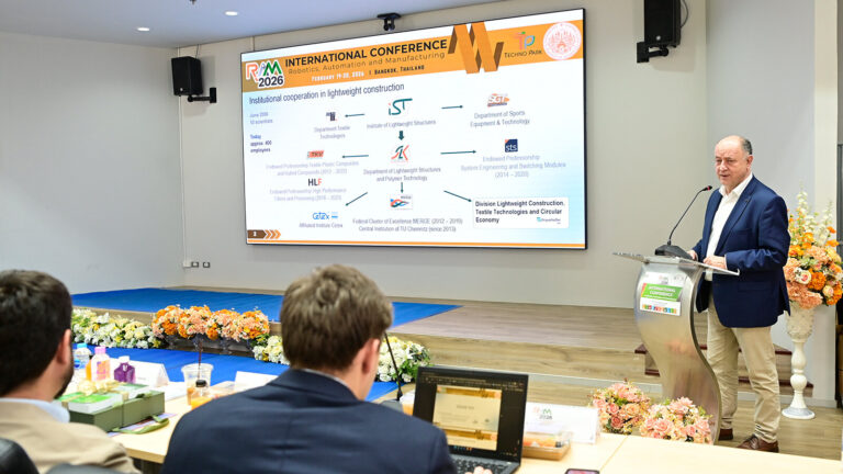 Prof. Dr. Lothar Kroll stellte den TRR 402 DediGrad im Rahmen der internationalen RAM’26-Konferenz in Bangkok vor.